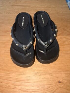 Black Women's Embellished Flip Flop Sandals